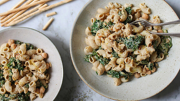 Hummuspasta_Kale_Credit_Lea_Green.jpg